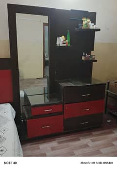 used bedroom set in fine condition