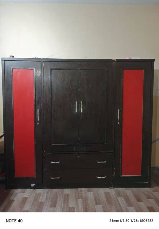 used bedroom set in fine condition 2