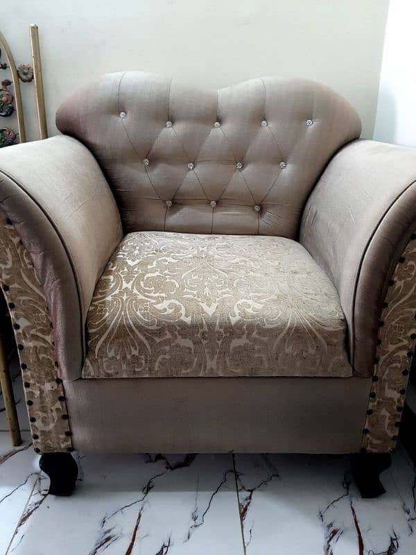 7 Seater Sofa Set For Sale in Karachi 1