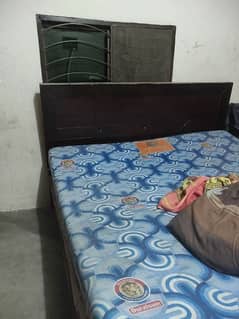 king size bed with new dura matress