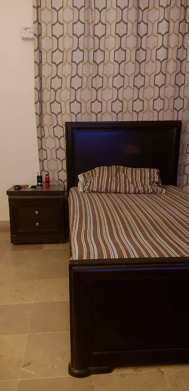 Excellent condition Single bed with side tables and mattress 1