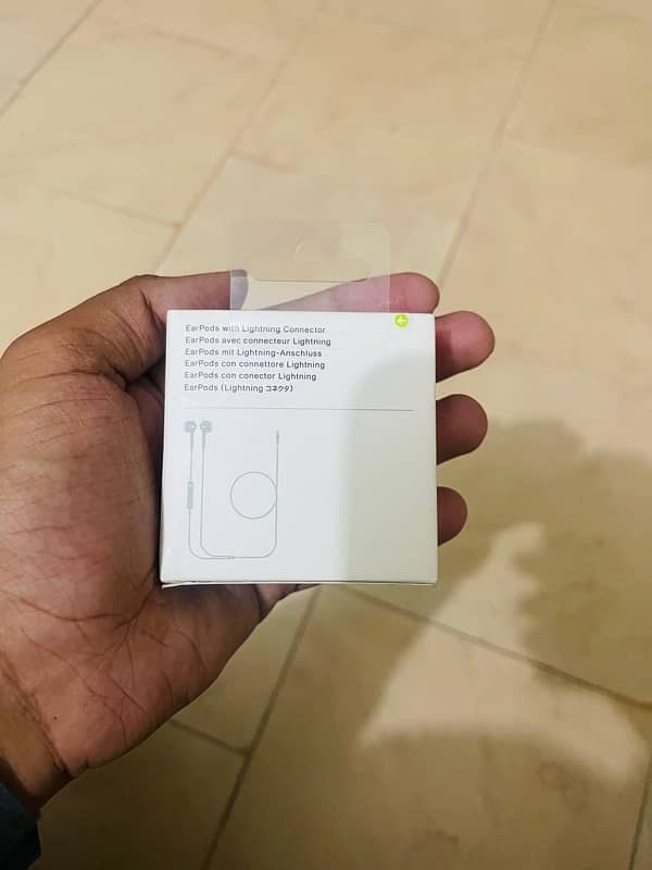 Genuine Apple Handsfree sealed pack From UAE 2