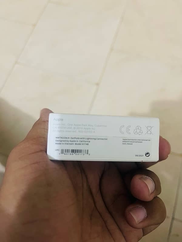 Genuine Apple Handsfree sealed pack From UAE 4