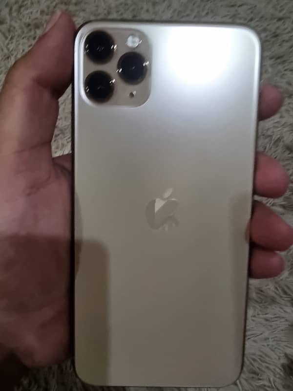 iPhone 11 Pro Max 4