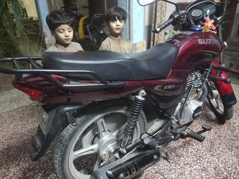 Suzuki 110s red 5