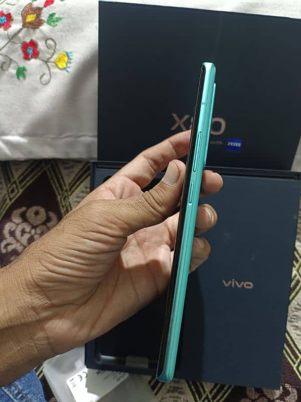 Vivo X80 5G 3