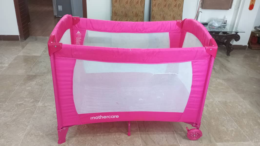 Mothercare Travelling carry cot 2