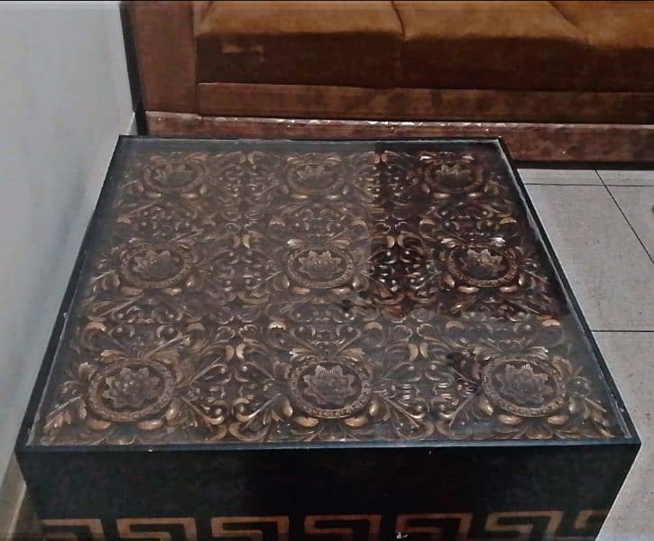 Antique Design Table 1