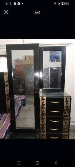 Iam selling Bed set