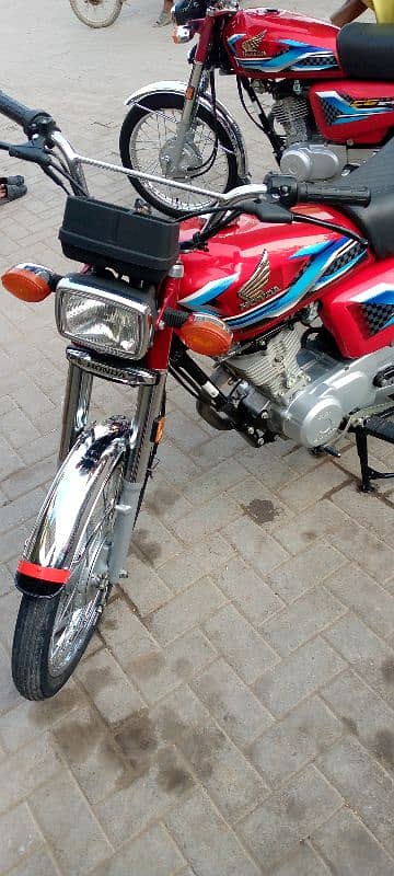 Honda CG 125 model 2024 Karachi number 4