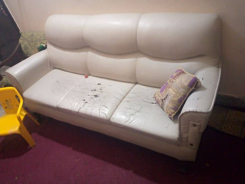 3,1,1 sofa set for sell 1