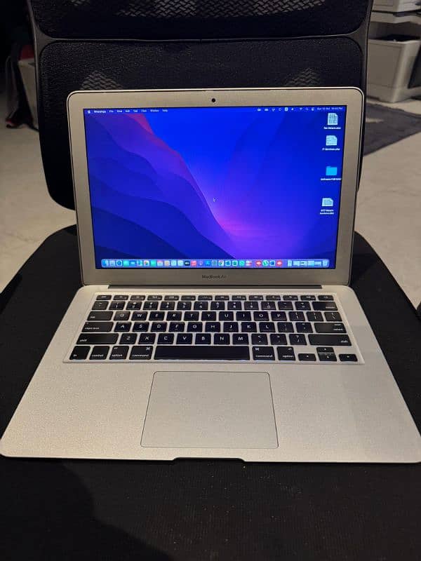 Apple MacBook 2017 0