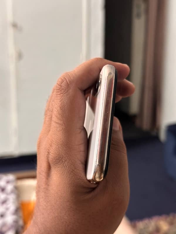 Iphone X 256 GB PTA Approved White Color 3