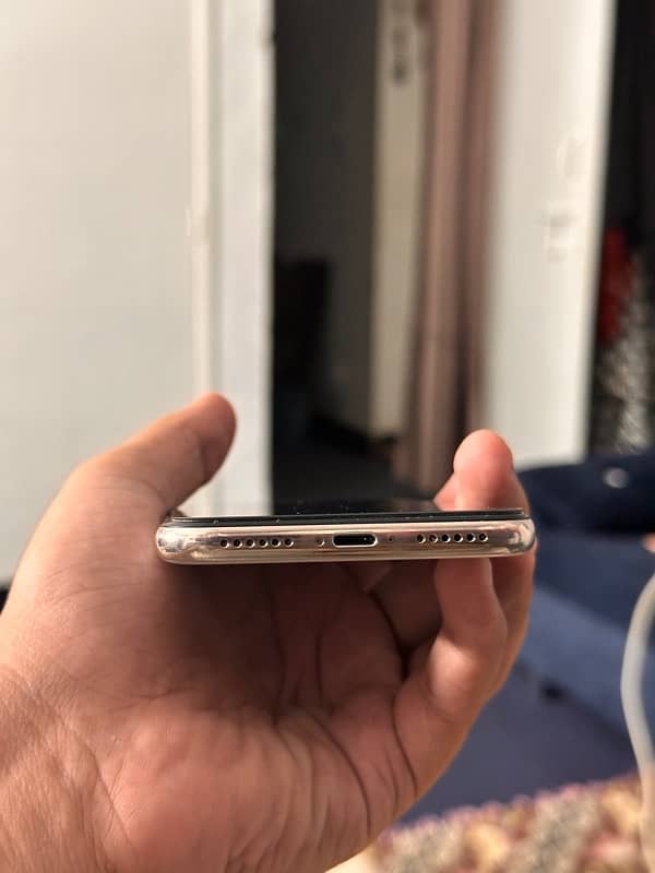 Iphone X 256 GB PTA Approved White Color 5