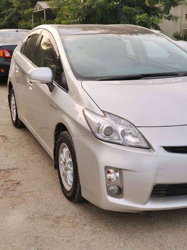 Toyota Prius 2011 4