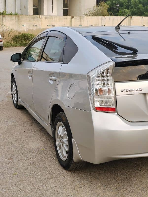 Toyota Prius 2011 8