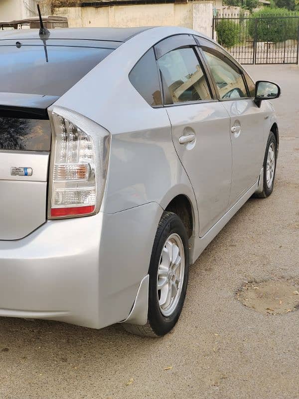 Toyota Prius 2011 9