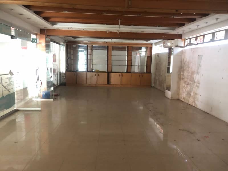 1000 Sq Ft Prime Ground Floor Corner Commercial Space For Rent 4