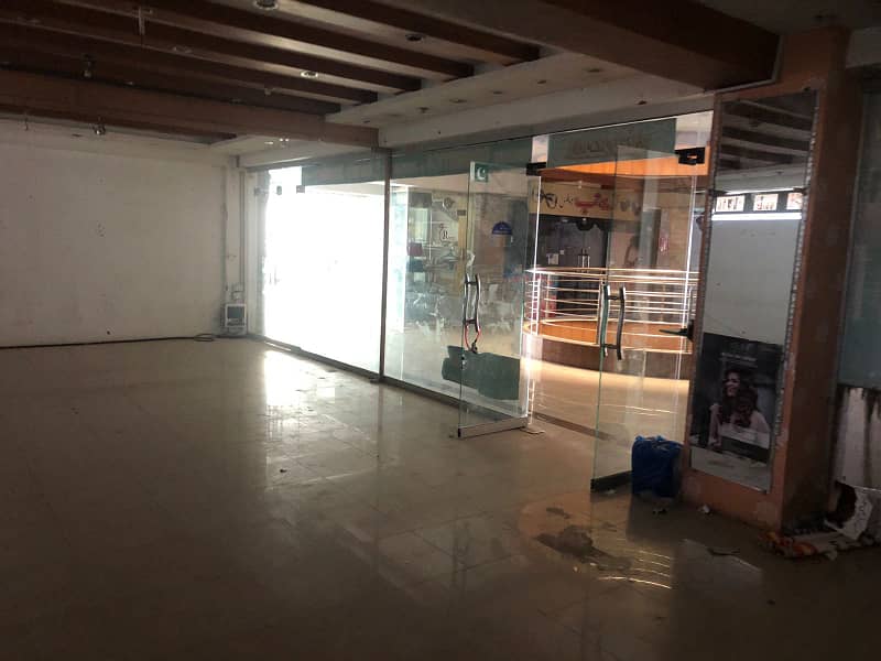 1000 Sq Ft Prime Ground Floor Corner Commercial Space For Rent 5