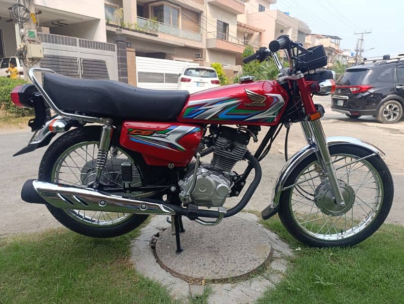 Honda 125 red colours 7