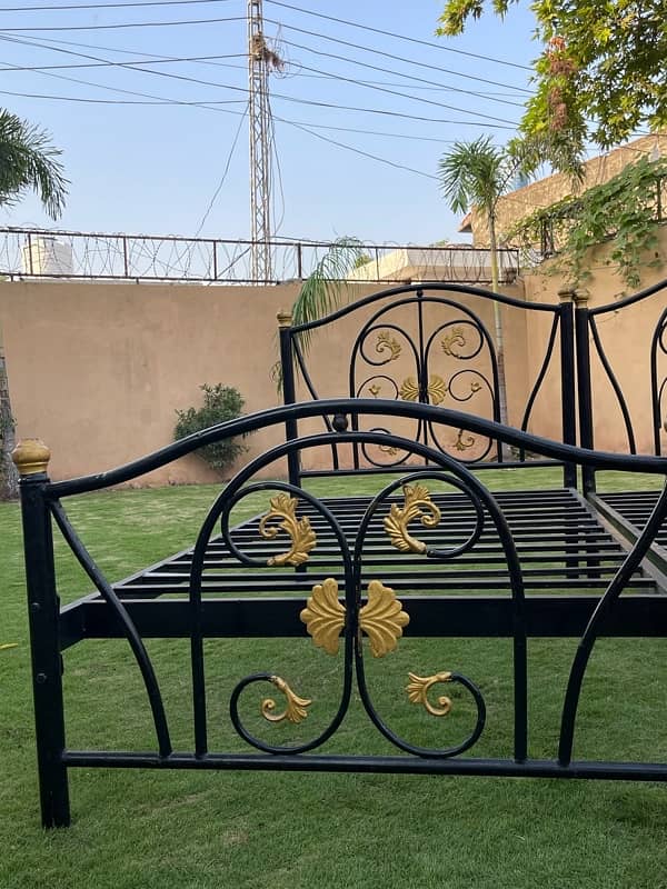 iron 2 bed single set for sale 2