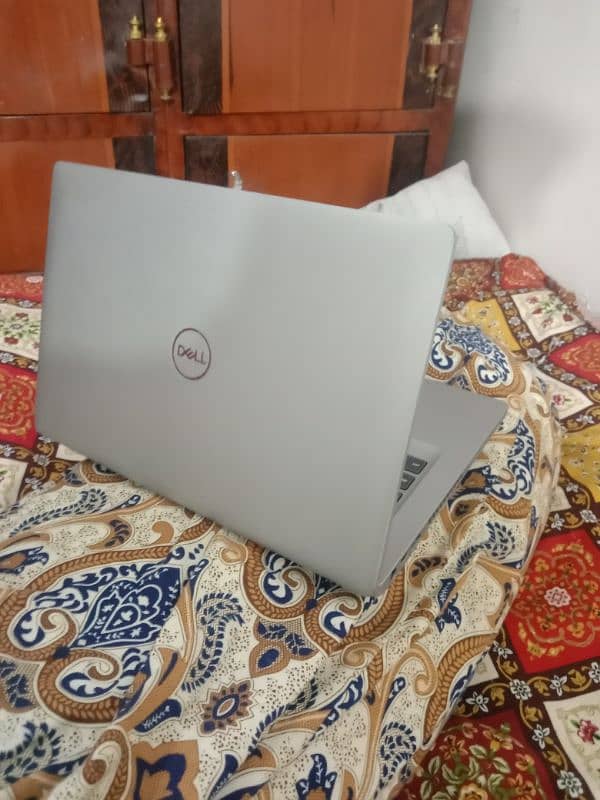 dell Latitude i5 10generation 8/256 touch 0