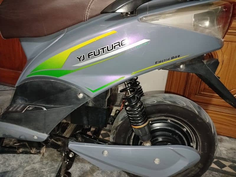 YJ Future Electric Scooty Mehran 2024 3