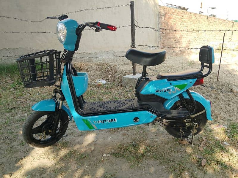 YJ FUTURE Indus model Scooty for sale 1