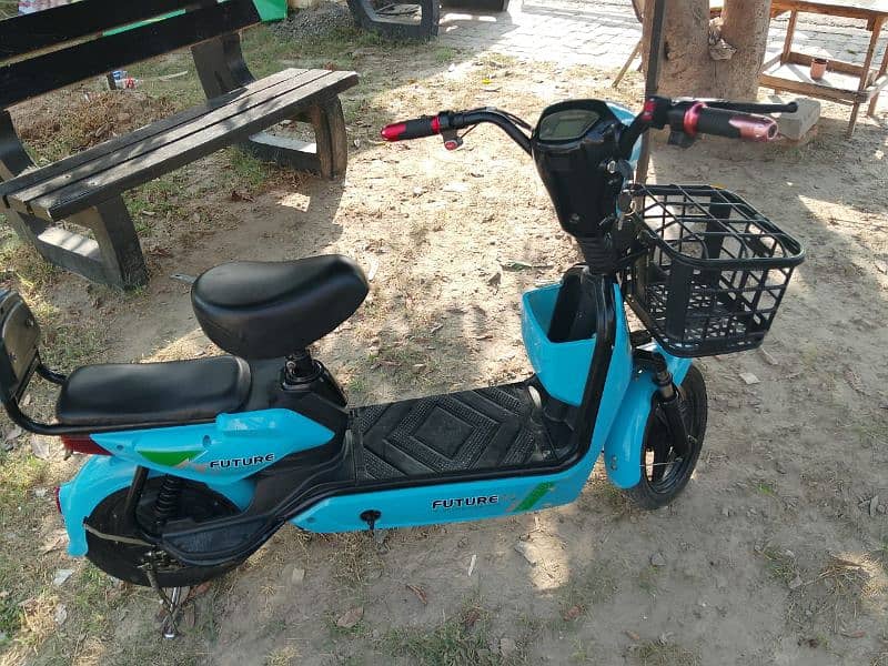 YJ FUTURE Indus model Scooty for sale 2