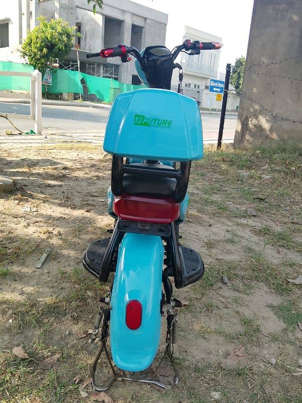 YJ FUTURE Indus model Scooty for sale 3