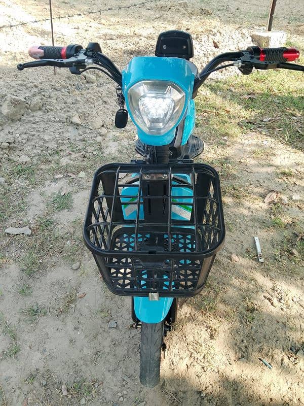 YJ FUTURE Indus model Scooty for sale 5