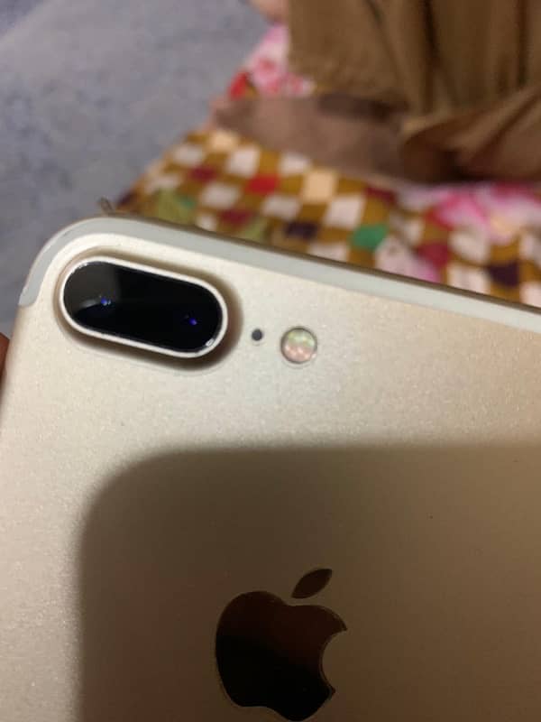 iphone 7 plus 256gb gold coulor 7