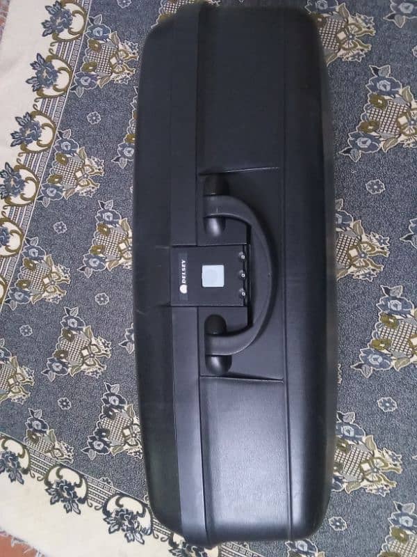 Suitcase for sale 9