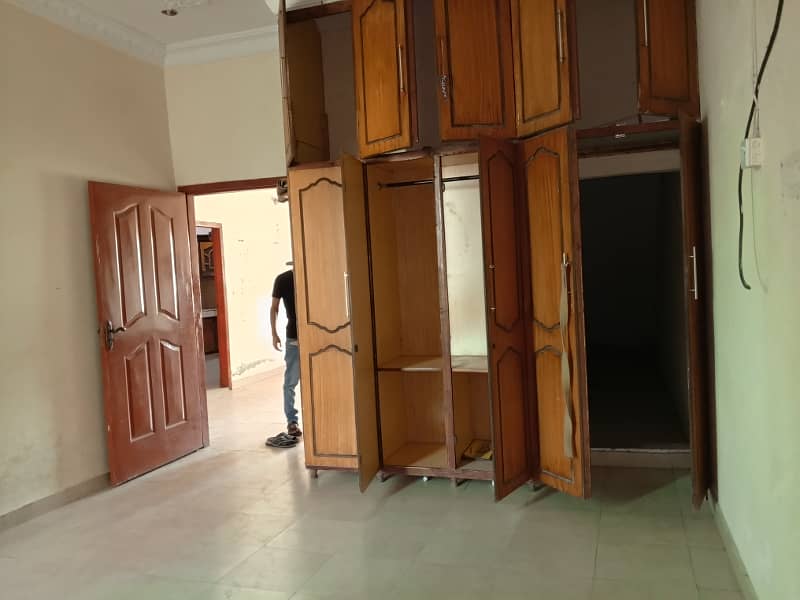 2ND FLOOR PORTION AVAILABLE FOR RENT IN KAMRAN BLOCK 1