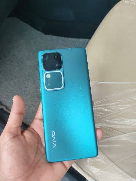 Vivo v30 4