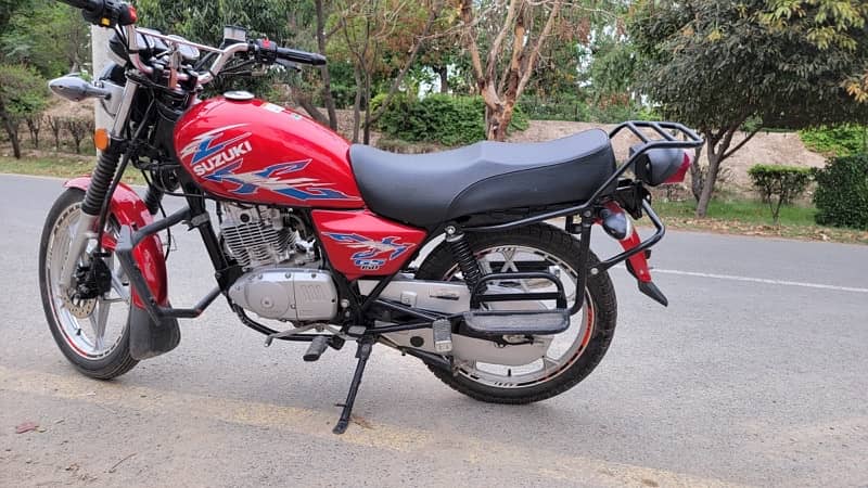 Suzuki 150GS 2023 with alloy rims 13