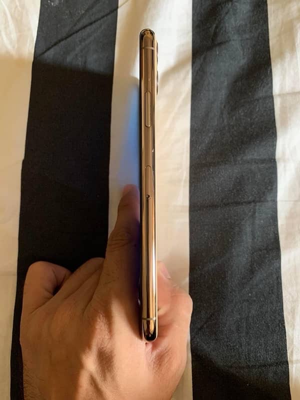 iPhone 11 Pro Max 256GB PTA APPROVED 3