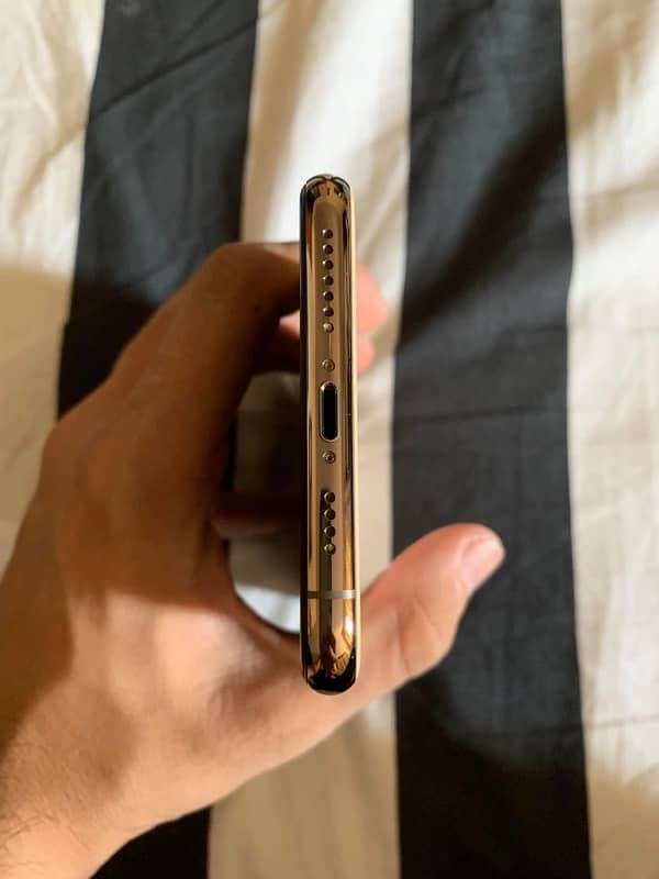 iPhone 11 Pro Max 256GB PTA APPROVED 5