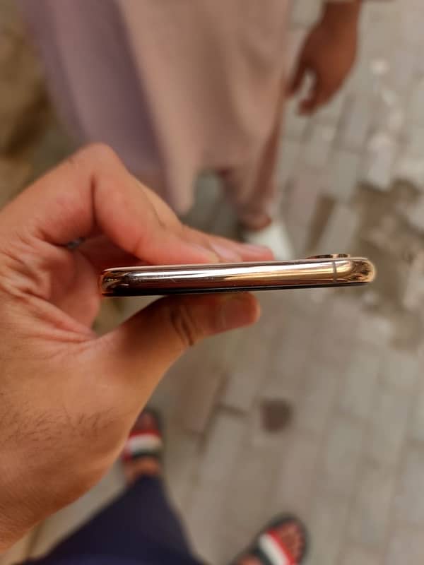 iphone xs max 64 DUAL PTA APPROVED 10/10 condition all ok 3