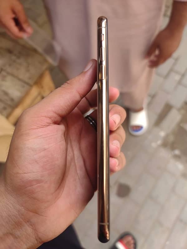 iphone xs max 64 DUAL PTA APPROVED 10/10 condition all ok 6