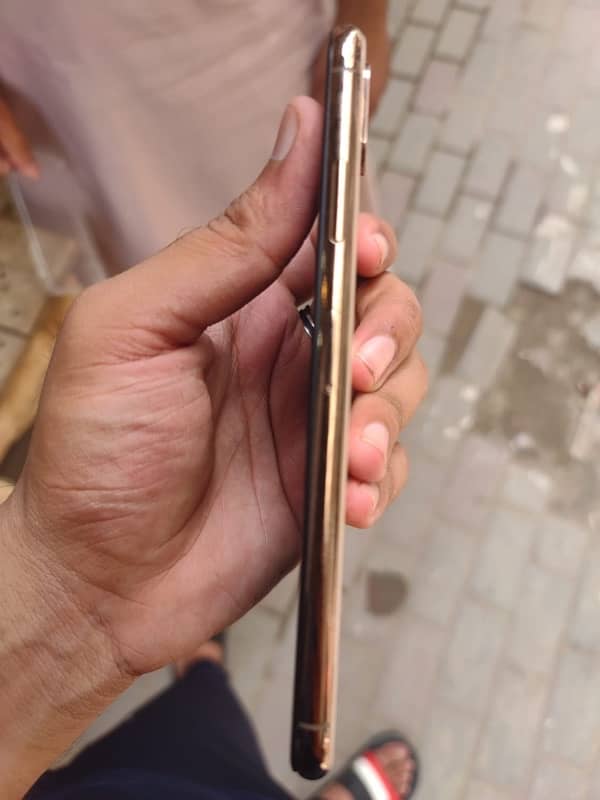 iphone xs max 64 DUAL PTA APPROVED 10/10 condition all ok 7