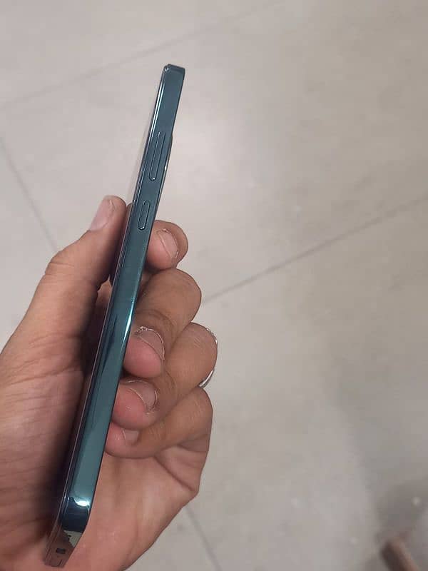 new Oppo Reno 12 F 8/256- 2