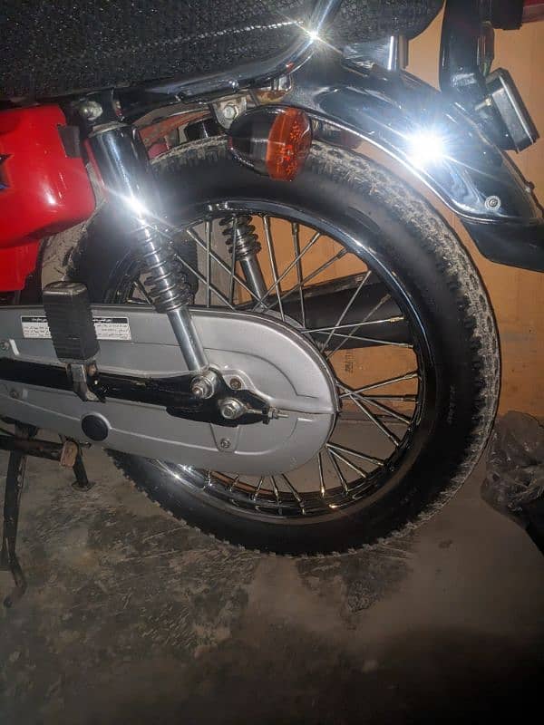 Honda 125 for sale urgent I need money 8