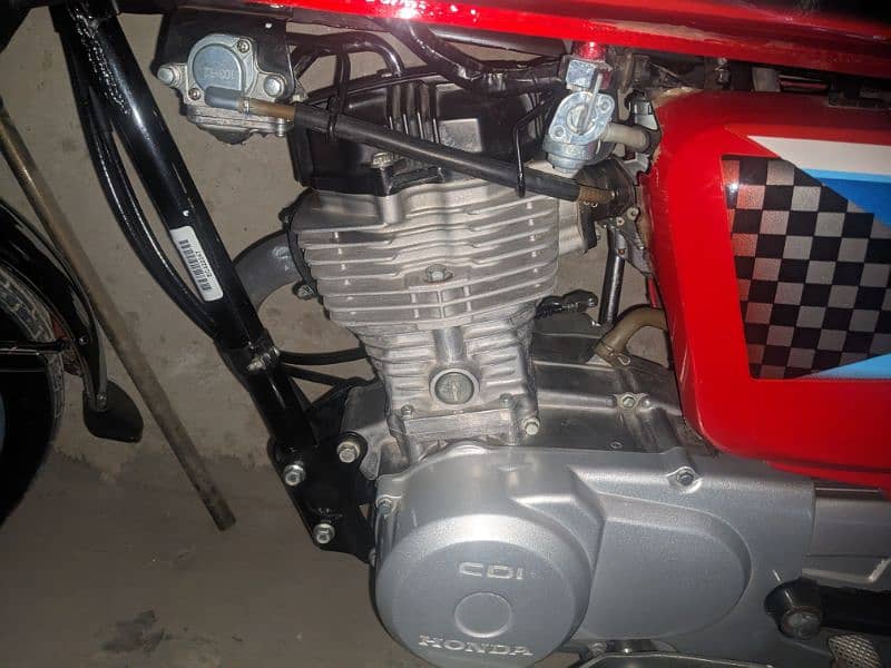 Honda 125 for sale urgent I need money 9