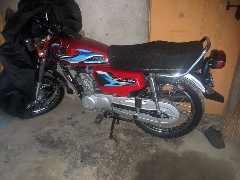 Honda 125 for sale urgent I need money 10