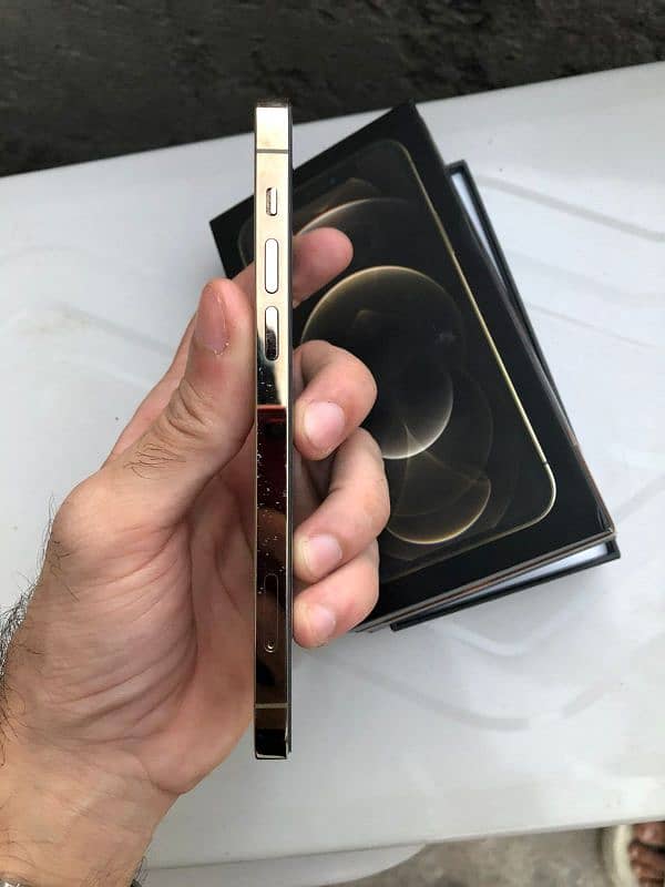 iPhone 12 pro Non PTA 2