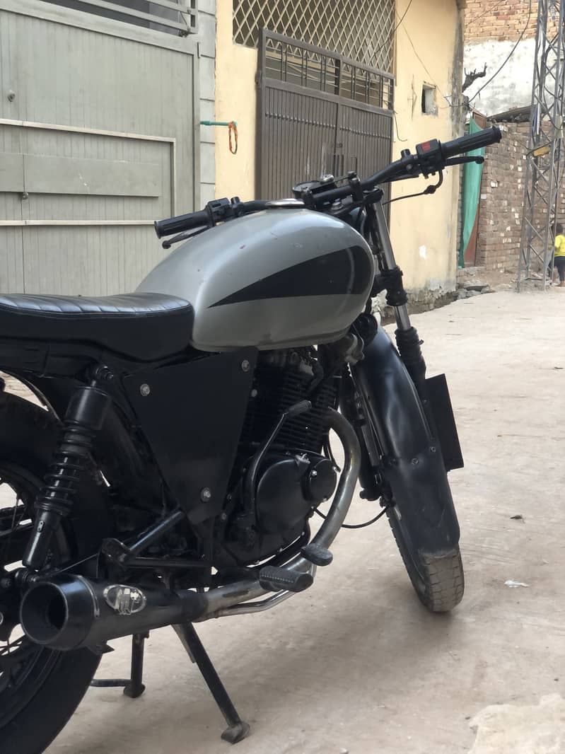 Suzuki GS 150 fully modified to caferacer 2