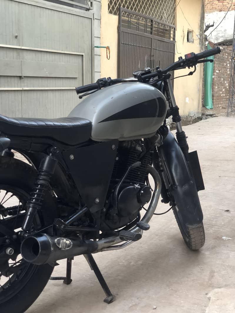 Suzuki GS 150 fully modified to caferacer 10