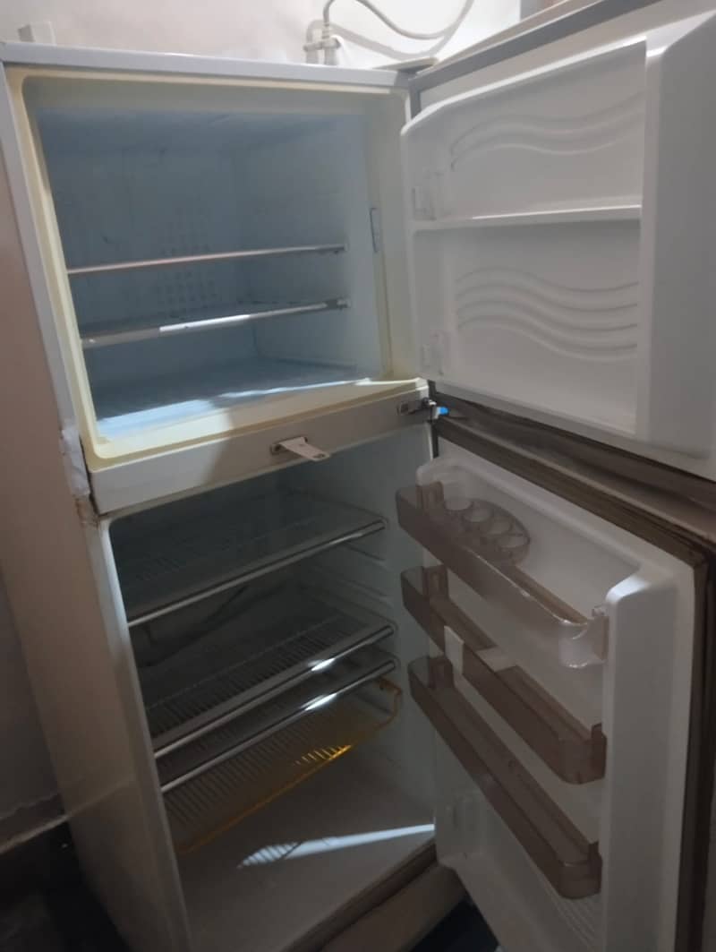 Large Size Fridge Dawlance 100% working not a single fault 2