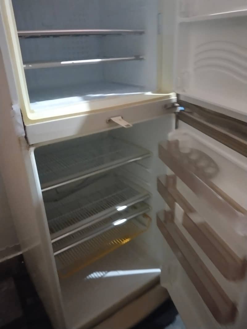 Large Size Fridge Dawlance 100% working not a single fault 7